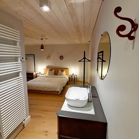 Au Petit Bercail - Le Loft - Pour 4 Personnes Apartment