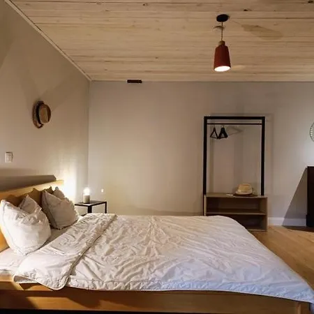 Au Petit Bercail - Le Loft - Pour 4 Personnes Apartment Chiny