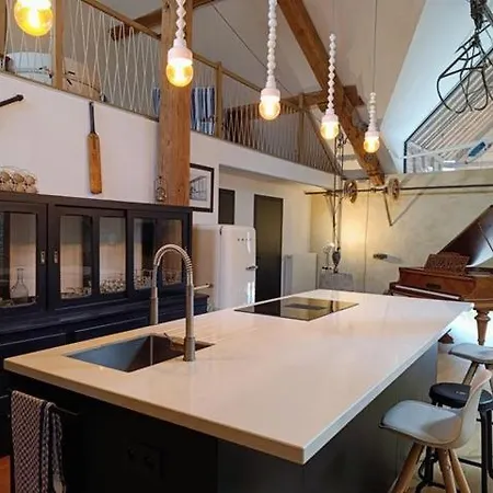 Au Petit Bercail - Le Loft - Pour 4 Personnes *