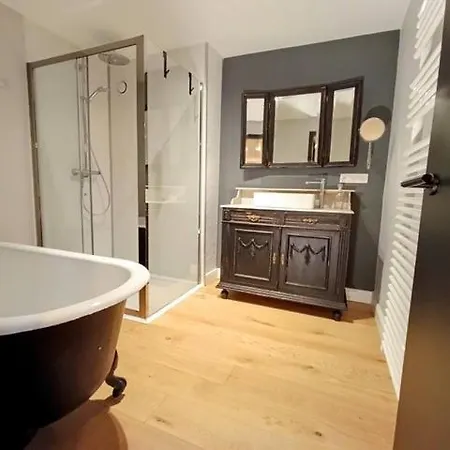 Au Petit Bercail - Le Loft - Pour 4 Personnes 吉尼